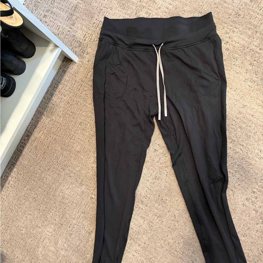 Lululemon base runner high rise jogger.  Size 12